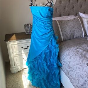 Jump Bright Turquoise Blue Ruffle Strapless Evening Dress
